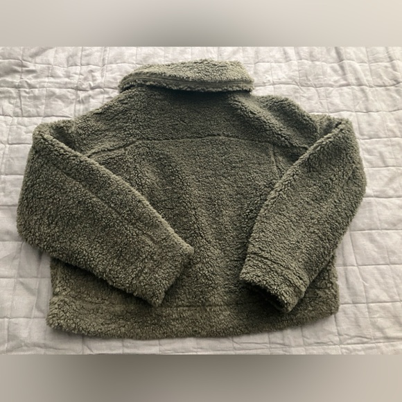 Lululemon textured fleece button jacket - size 8 - army green - Picture 3 of 6